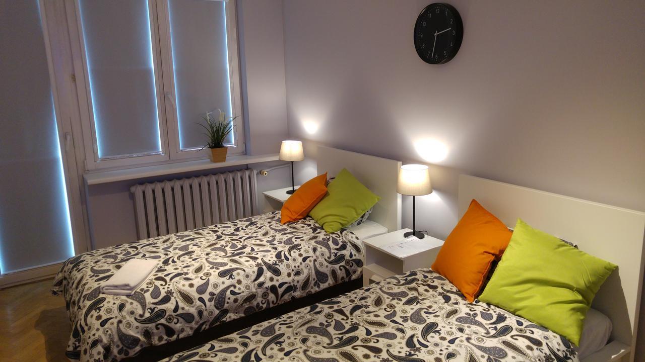 Rent0Nline Niepodleglosci Rooms Metro Warsaw Exterior photo